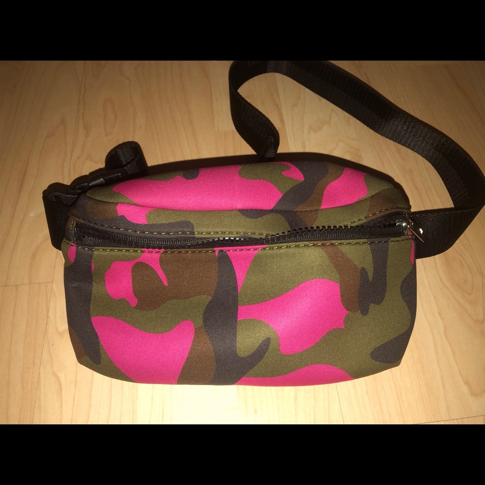 Sondra Roberts Pink-Magenta Camo Fanny Pack / Waist Bag